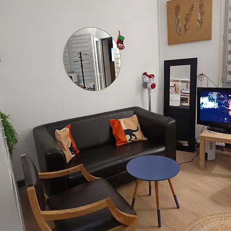 Apartment Entier 20 M2 *